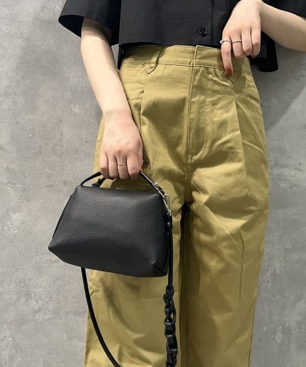 山田 千遥さんの「BEAMS WOMEN｜GIANNI CHIARINI / ALIFA レザーショルダーバッグ S」を使ったコーディネート