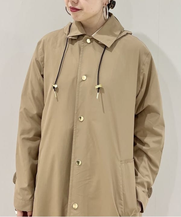 大川 美咲さんの「BEAMS WOMEN｜Traditional Weatherwear / バンブー ビニール傘」を使ったコーディネート