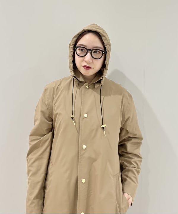 大川 美咲さんの「BEAMS WOMEN｜Traditional Weatherwear / バンブー ビニール傘」を使ったコーディネート