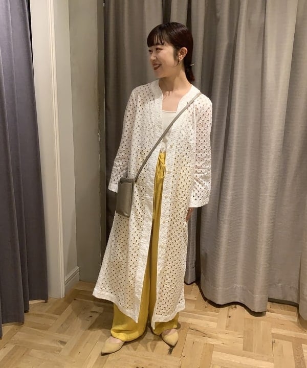 中川　ゆららさんの「BEAMS WOMEN｜Traditional Weatherwear / バンブー ビニール傘」を使ったコーディネート