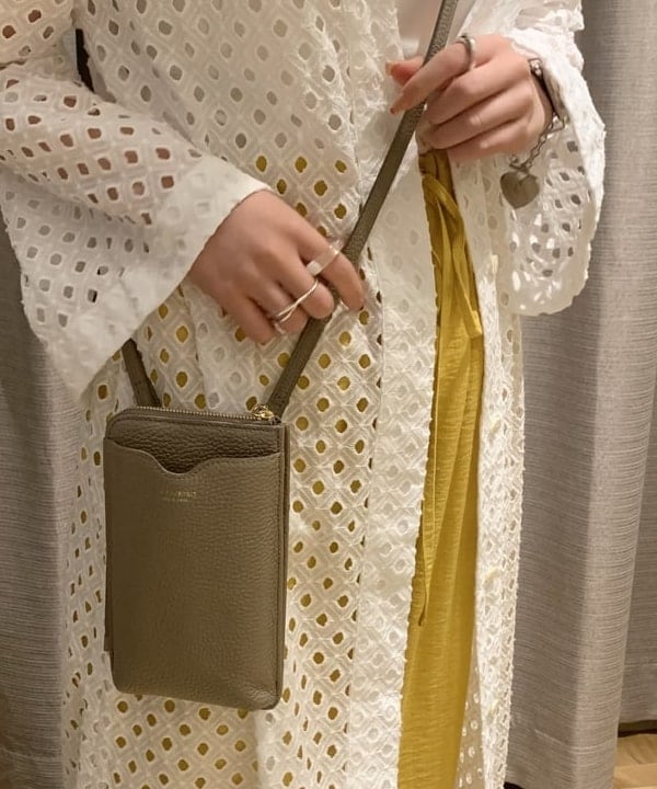 中川　ゆららさんの「BEAMS WOMEN｜Traditional Weatherwear / バンブー ビニール傘」を使ったコーディネート