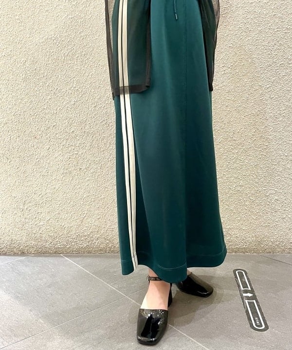 カタヤマ アヤさんの「BEAMS WOMEN｜Ray BEAMS / アンクルストラップ パンプス」を使ったコーディネート