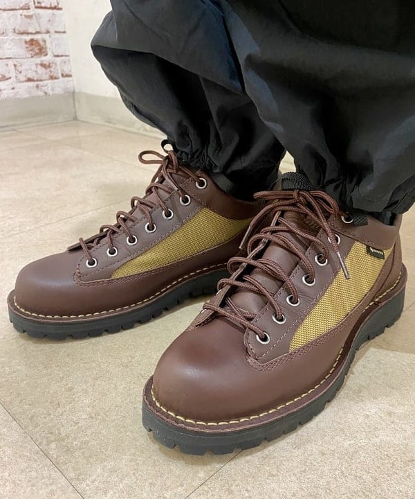 鈴木 悠里さんの「BEAMS WOMEN｜BEAMS / ビッグ 6ポケット カーゴパンツ」を使ったコーディネート