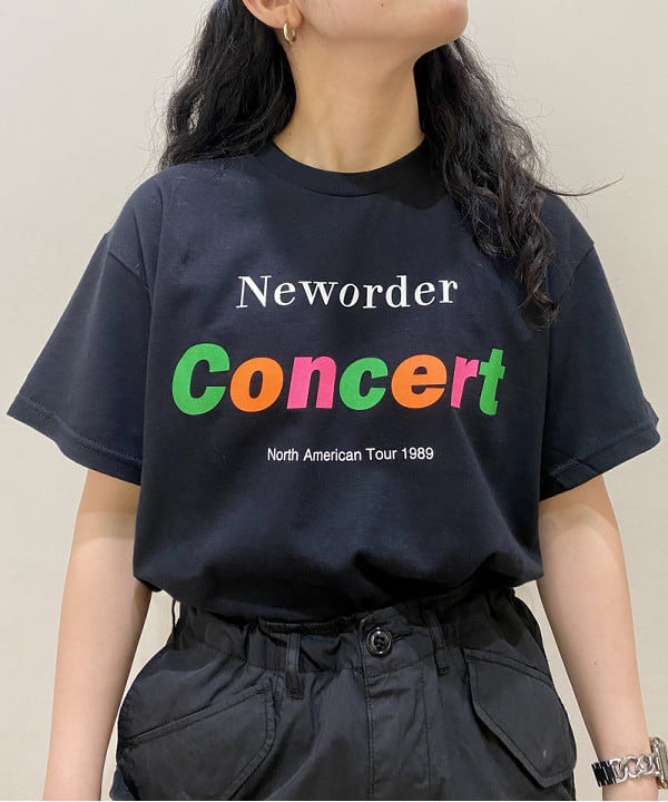 鈴木 悠里さんの「BEAMS WOMEN｜BEAMS / ビッグ 6ポケット カーゴパンツ」を使ったコーディネート