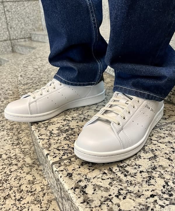 トラ吉さんの「BEAMS WOMEN｜ワイド テーパード デニム」を使ったコーディネート