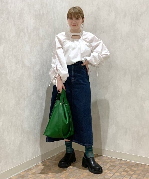 田中 里実さんの「BEAMS WOMEN｜BEAURE × Ray BEAMS / 別注 2WAY バッグ」を使ったコーディネート