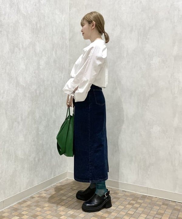 田中 里実さんの「BEAMS WOMEN｜BEAURE × Ray BEAMS / 別注 2WAY バッグ」を使ったコーディネート