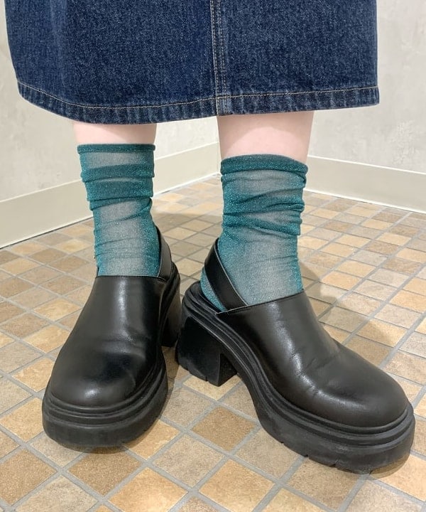 田中 里実さんの「BEAMS WOMEN｜BEAURE × Ray BEAMS / 別注 2WAY バッグ」を使ったコーディネート