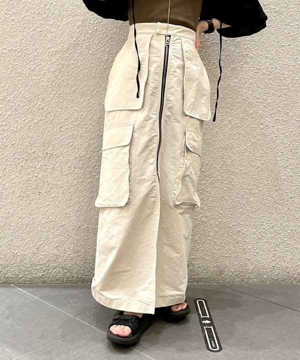 カタヤマ アヤさんの「BEAMS WOMEN｜MBT / KISUMU CLASSIC」を使ったコーディネート