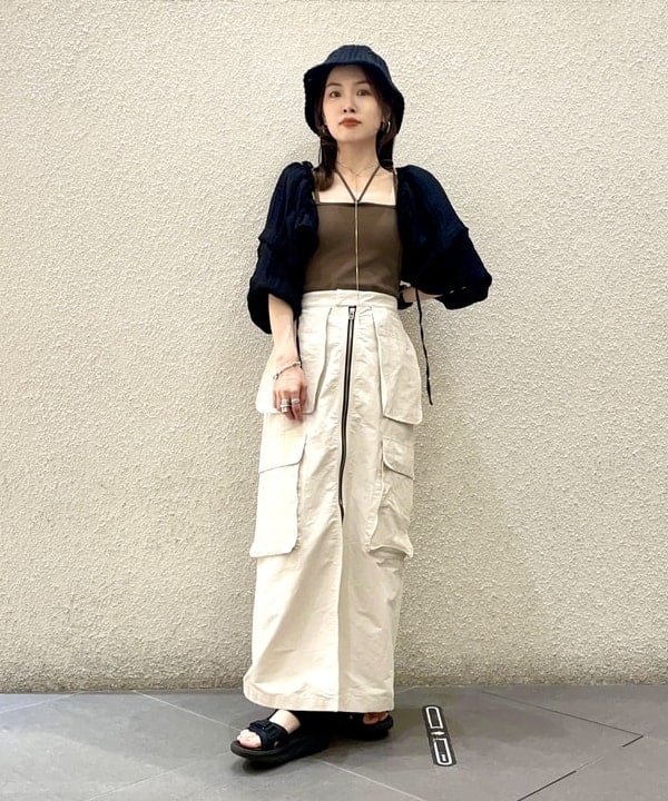カタヤマ アヤさんの「BEAMS WOMEN｜MBT / KISUMU CLASSIC」を使ったコーディネート