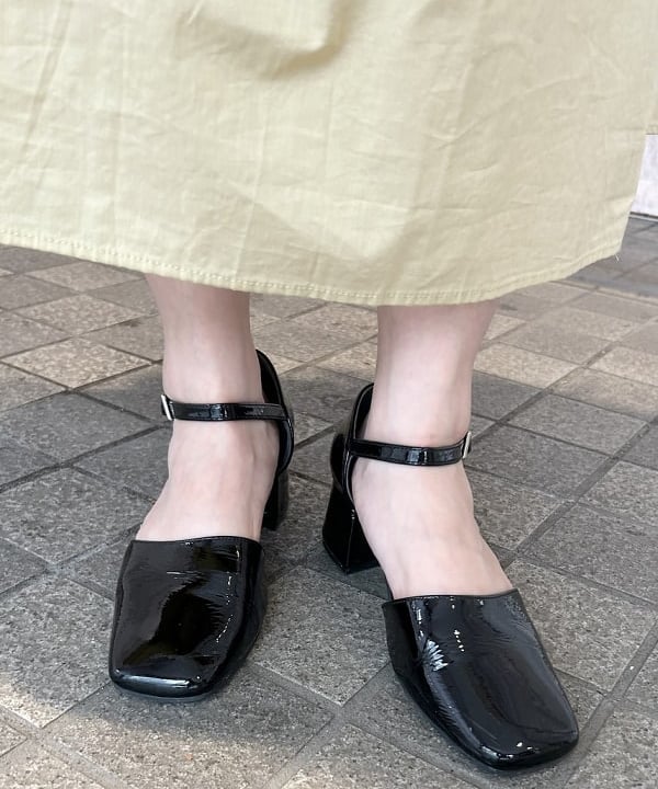 庭野 優紀さんの「BEAMS WOMEN｜Ray BEAMS / アンクルストラップ パンプス」を使ったコーディネート