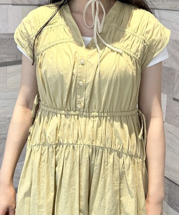 庭野 優紀さんの「BEAMS WOMEN｜Ray BEAMS / アンクルストラップ パンプス」を使ったコーディネート