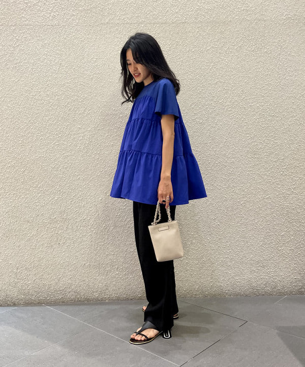 五十峯 さよさんの「BEAMS WOMEN｜コンビ ティアード プルオーバー」を使ったコーディネート