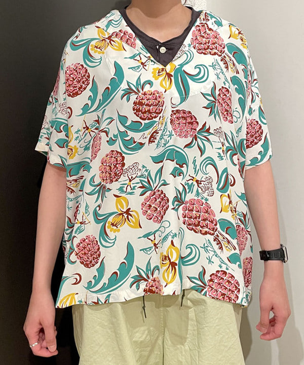 みかみさんの「BEAMS WOMEN｜BEAMS BOY / バックディテール 1B ヘンリーネック Tシャツ」を使ったコーディネート