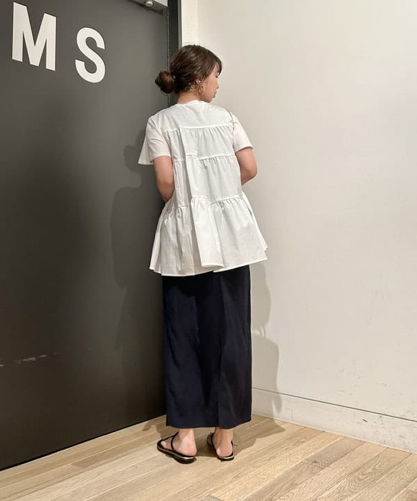 佐藤 美樹さんの「BEAMS WOMEN｜コンビ ティアード プルオーバー」を使ったコーディネート