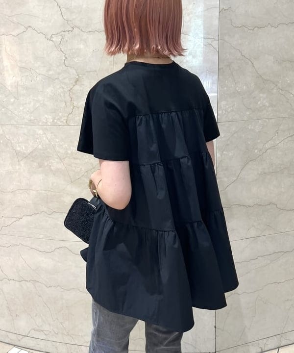 篠崎 香月さんの「BEAMS WOMEN｜コンビ ティアード プルオーバー」を使ったコーディネート