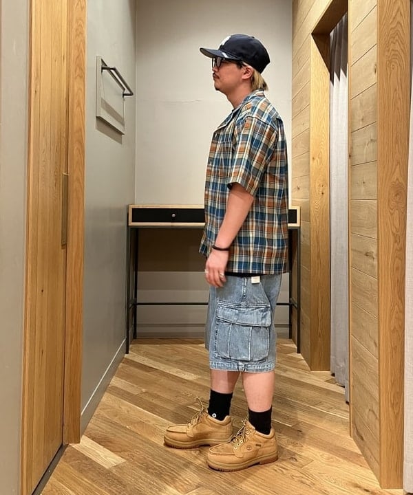 新里 京介さんの「BEAMS WOMEN｜【ビームスの百名品】NEW ERA &times; BEAMS / 別注 9Fifty Retro Crown Cap」を使ったコーディネート