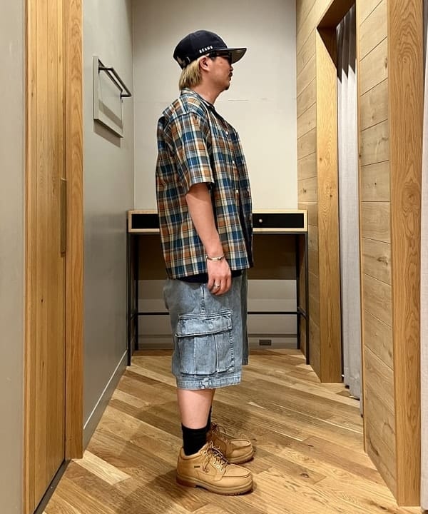 新里 京介さんの「BEAMS WOMEN｜【ビームスの百名品】NEW ERA &times; BEAMS / 別注 9Fifty Retro Crown Cap」を使ったコーディネート