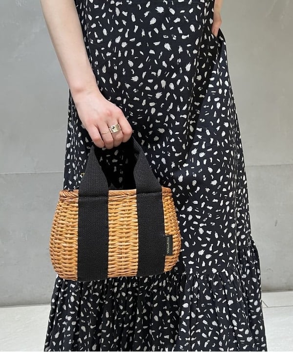 大川 美咲さんの「BEAMS WOMEN｜VIOLAd’ORO / MIRO スプリットラタン バスケット トートバッグ」を使ったコーディネート