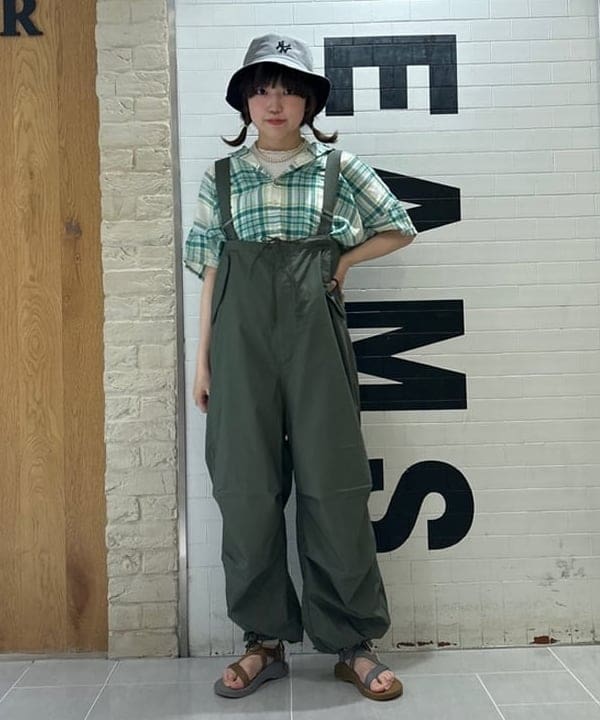 小原 もこさんの「BEAMS WOMEN｜BEAMS BOY / US ARMY オーバー パンツ」を使ったコーディネート