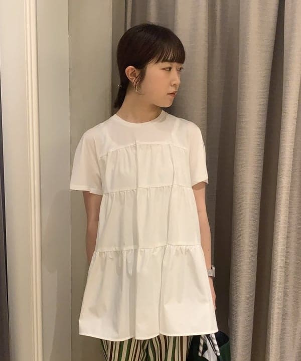 中川　ゆららさんの「BEAMS WOMEN｜コンビ ティアード プルオーバー」を使ったコーディネート