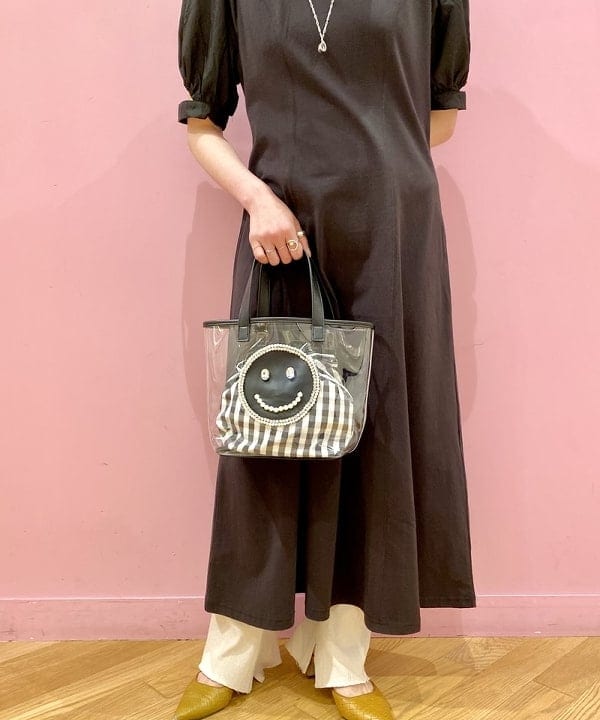 椎葉 未琴さんの「BEAMS WOMEN｜ECODECO / クリア トートバッグ」を使ったコーディネート