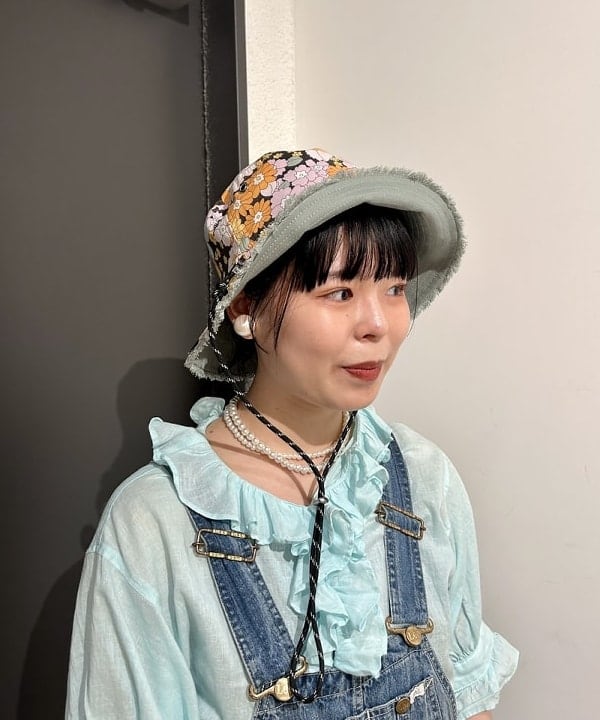 早川 萌子さんの「BEAMS WOMEN｜BEAMS BOY / コットンリネン フリル ギャザー ブラウス」を使ったコーディネート