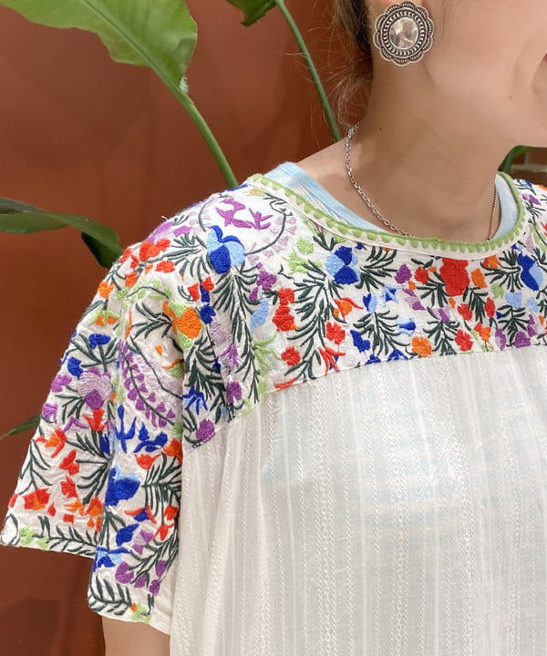 優意さんの「BEAMS WOMEN｜trepied × BEAMS BOY / 別注 刺繍 ワンピース」を使ったコーディネート