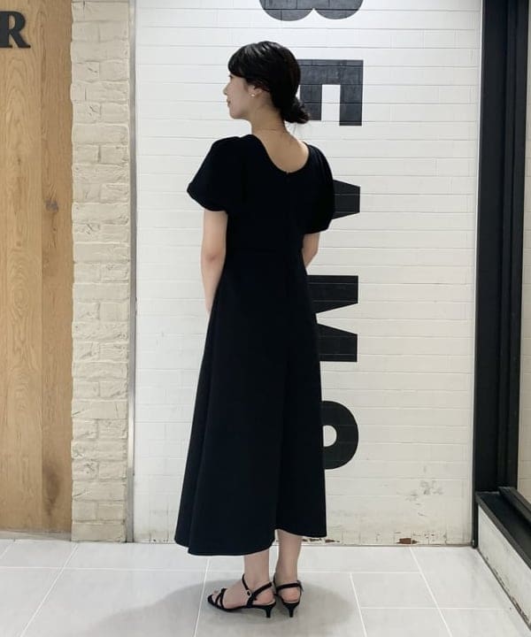 坂本 涼花さんの「BEAMS WOMEN｜Demi-Luxe BEAMS / クロスストラップ サンダル」を使ったコーディネート