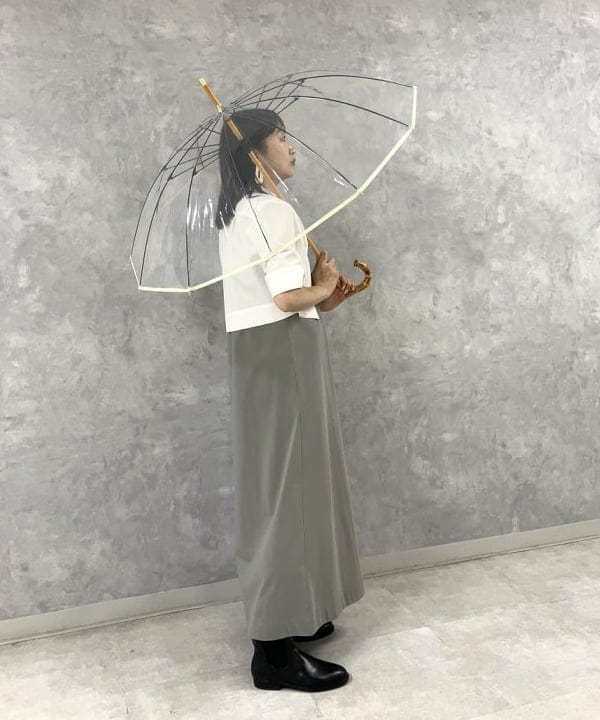 西村 章代さんの「BEAMS WOMEN｜Traditional Weatherwear / バンブー ビニール傘」を使ったコーディネート