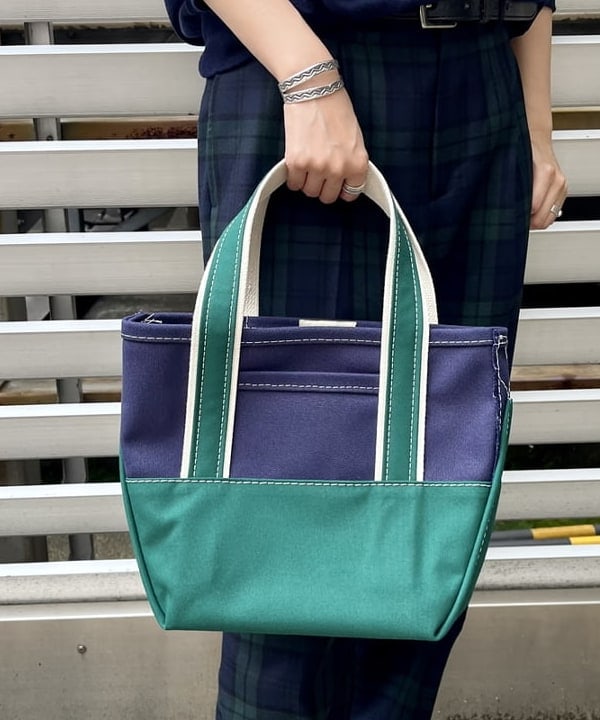 ミナミマリコさんの「BEAMS WOMEN｜L.L.Bean / Deep Bottom Deluxe Boat and Tote S」を使ったコーディネート