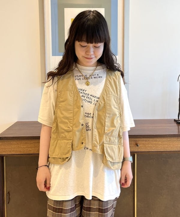 カスタニ モモノさんの「BEAMS WOMEN｜BEAMS BOY / メッセージ プリント Tシャツ」を使ったコーディネート