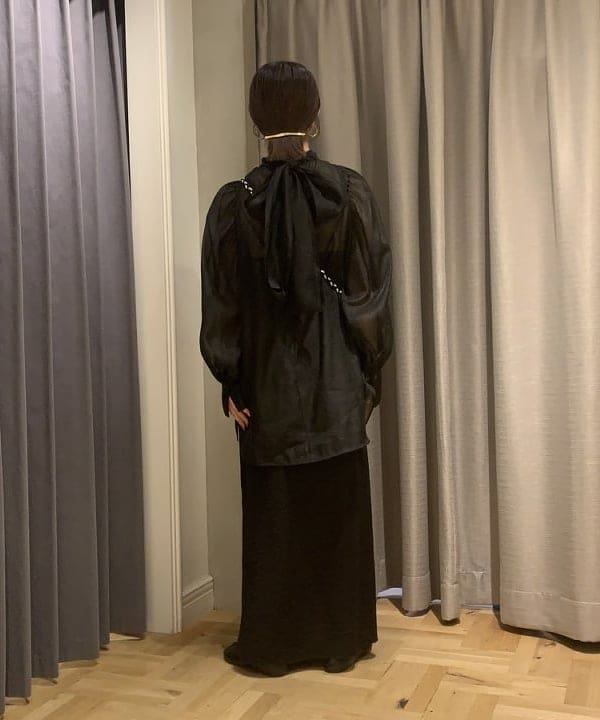 中川　ゆららさんの「BEAMS WOMEN｜オーガンジー リボンブラウス」を使ったコーディネート