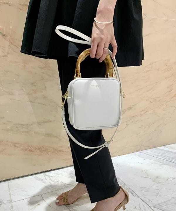 関 桂子さんの「BEAMS WOMEN｜コンビ ティアード プルオーバー」を使ったコーディネート