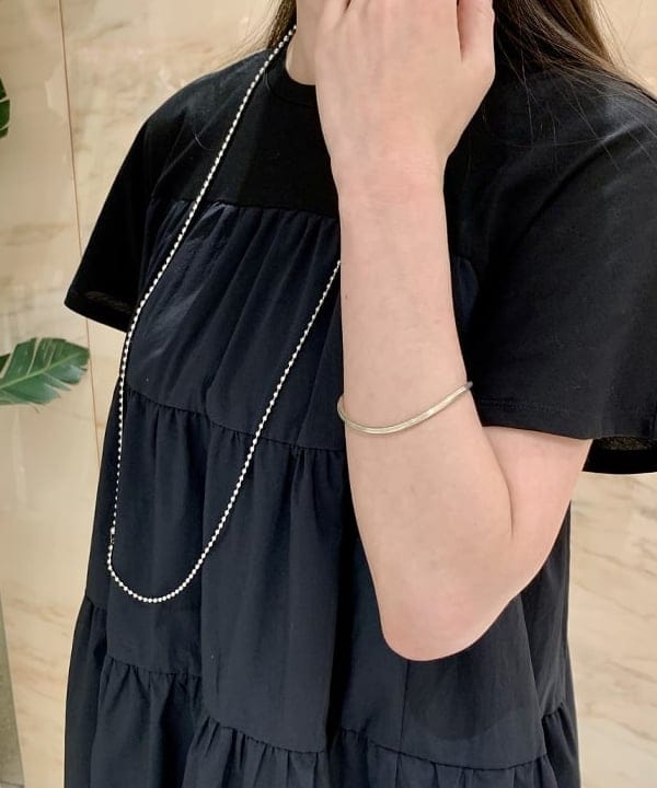 関 桂子さんの「BEAMS WOMEN｜コンビ ティアード プルオーバー」を使ったコーディネート