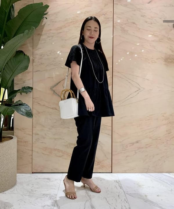 関 桂子さんの「BEAMS WOMEN｜コンビ ティアード プルオーバー」を使ったコーディネート