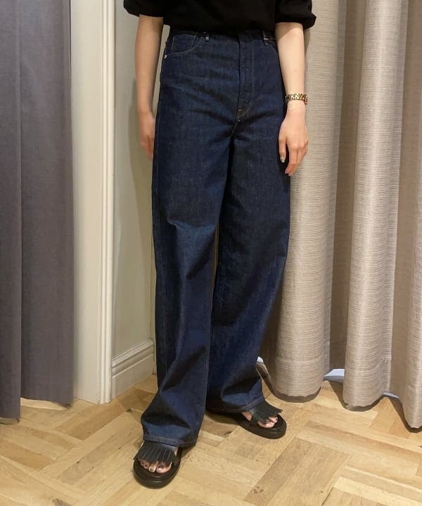 SAKAIさんの「BEAMS WOMEN｜upper hights × Demi-Luxe BEAMS / 別注 THE NIECE デニムパンツ」を使ったコーディネート