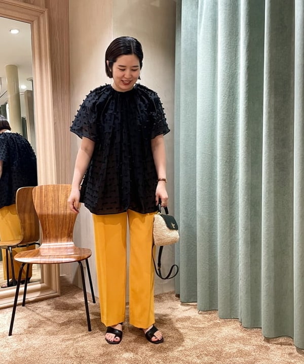 RIEKOさんの「BEAMS WOMEN｜Demi-Luxe BEAMS / ドビークロス タックパンツ」を使ったコーディネート