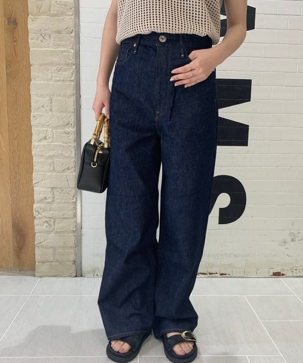 坂本 涼花さんの「BEAMS WOMEN｜upper hights × Demi-Luxe BEAMS / 別注 THE NIECE デニムパンツ」を使ったコーディネート