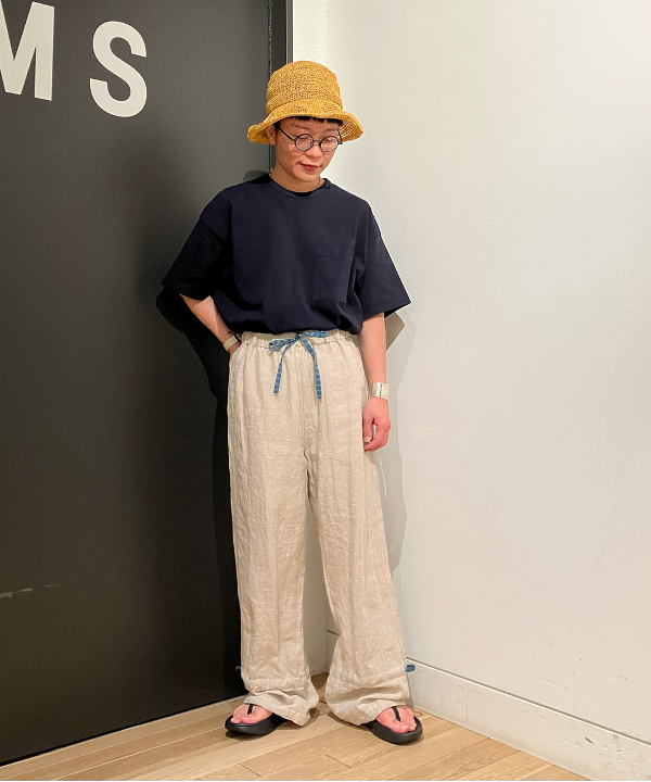 土田 達也さんの「BEAMS WOMEN｜HOKA ONE ONE / ORA Recovery Flip」を使ったコーディネート