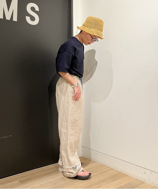 土田 達也さんの「BEAMS WOMEN｜HOKA ONE ONE / ORA Recovery Flip」を使ったコーディネート