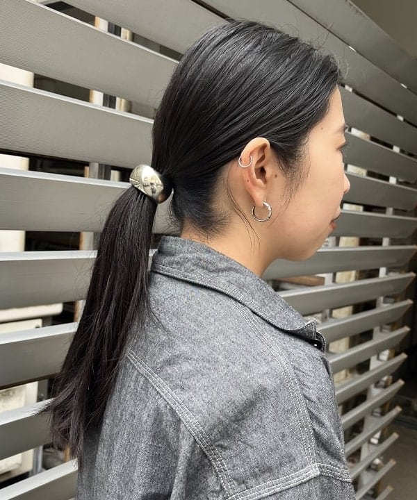 ミナミマリコさんの「BEAMS WOMEN｜【別注】BUZZ RICKSON'S / チノパンツ」を使ったコーディネート