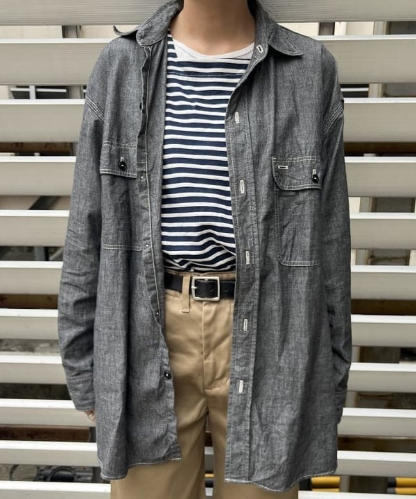 ミナミマリコさんの「BEAMS WOMEN｜【別注】BUZZ RICKSON'S / チノパンツ」を使ったコーディネート