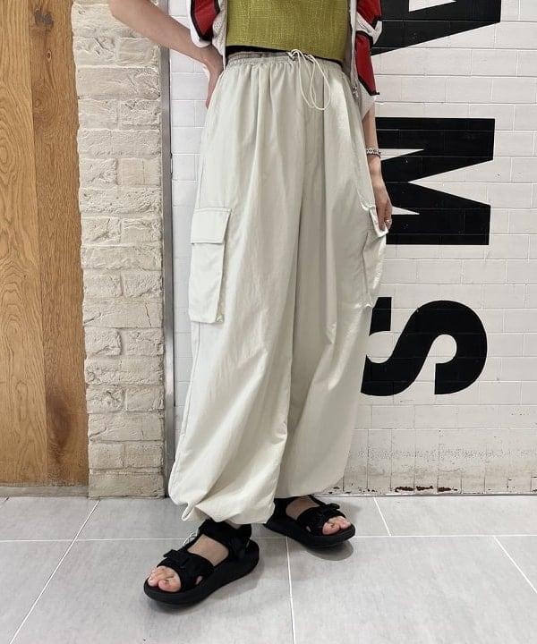 ちりこさんの「BEAMS WOMEN｜MBT / KISUMU CLASSIC」を使ったコーディネート