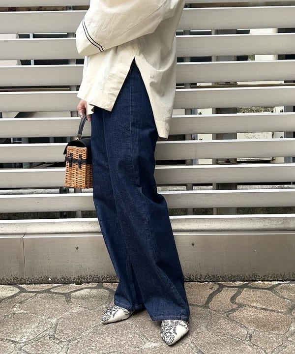 千田 静香さんの「BEAMS WOMEN｜upper hights × Demi-Luxe BEAMS / 別注 THE NIECE デニムパンツ」を使ったコーディネート