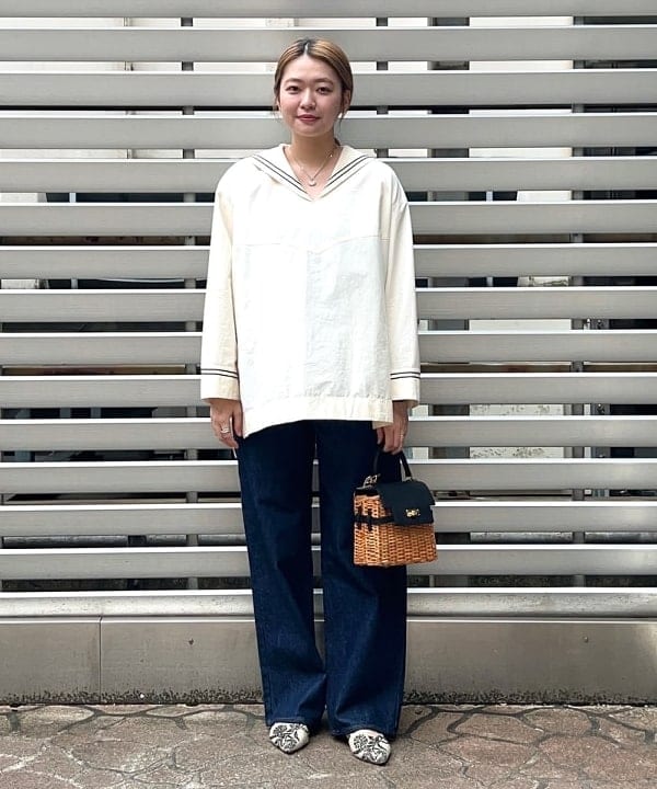 千田 静香さんの「BEAMS WOMEN｜upper hights × Demi-Luxe BEAMS / 別注 THE NIECE デニムパンツ」を使ったコーディネート