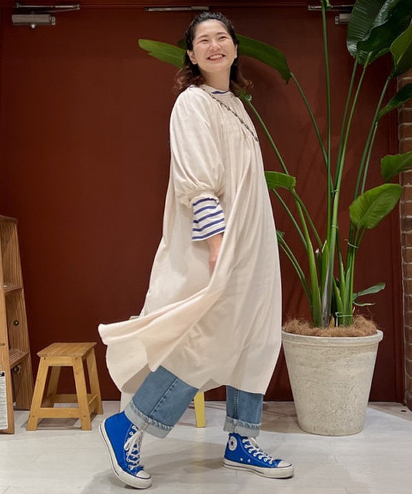 エノモト アミさんの「BEAMS WOMEN｜BEAMS BOY / ジャージー ギャザー ワンピース 23SS」を使ったコーディネート