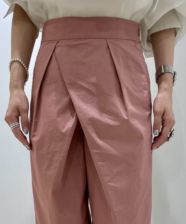 高木 菜央さんの「BEAMS WOMEN｜オーガンジー リボンブラウス」を使ったコーディネート