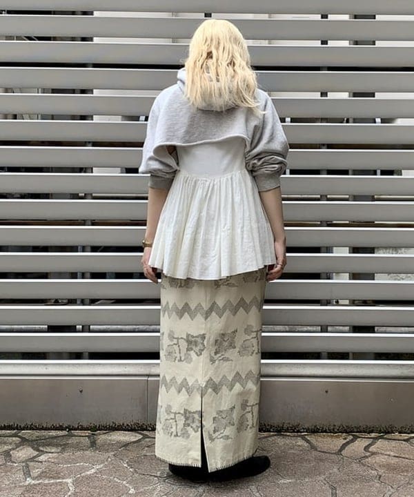 ナツハさんの「BEAMS WOMEN｜BEAMS BOY / フラワー エンブプリント スカート」を使ったコーディネート