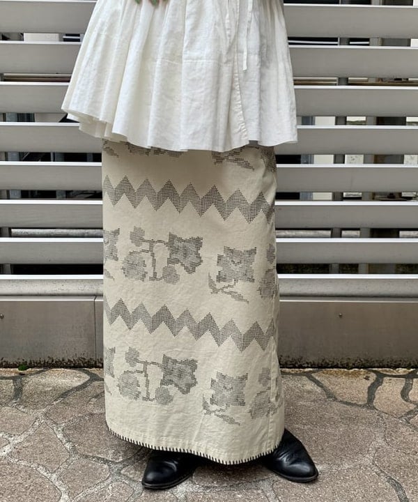 ナツハさんの「BEAMS WOMEN｜BEAMS BOY / フラワー エンブプリント スカート」を使ったコーディネート